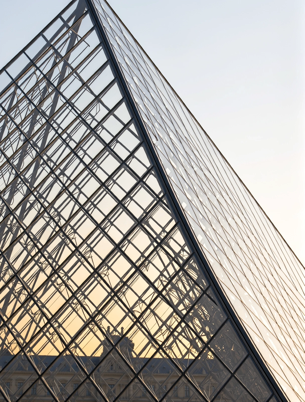 Louvre Glaspyramide Details