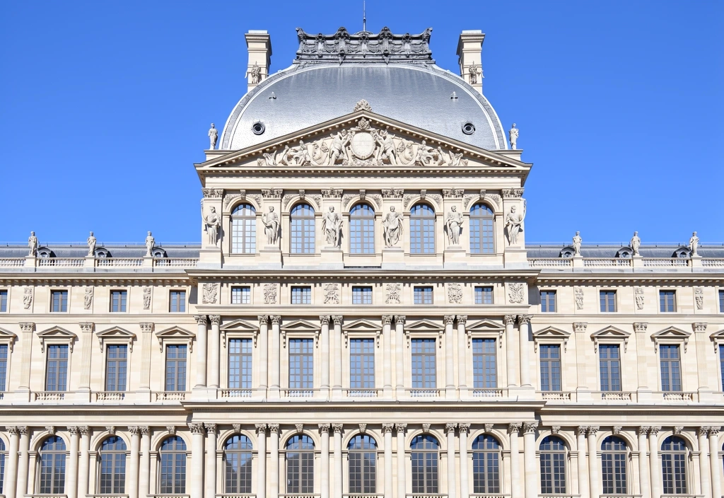 Louvre Palastfassade Detail